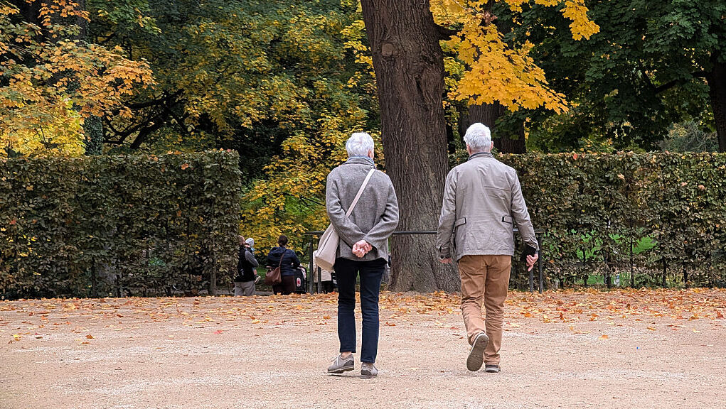 Trump Administration Considers Automatic Enrollment of Seniors into Medicare Advantage - How It Will Impact Health Care Costs